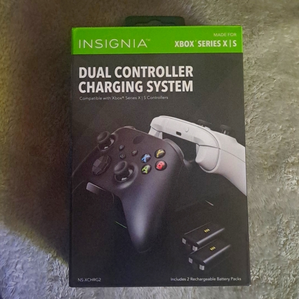 Insignia Dual controller charging system XBox series x/s